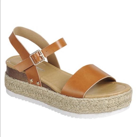 JUST IN‼️ TAN ESPADRILLE PLATFORM SANDALS- Shoe - Picture 3 of 3